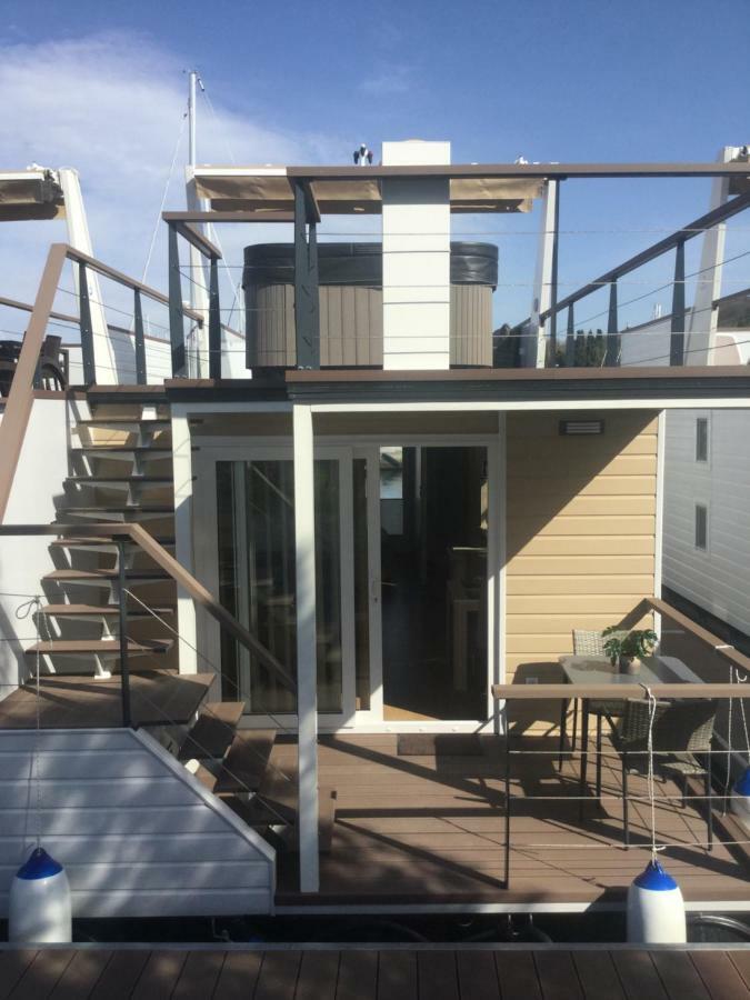 Appartement Floating Sea House Shark 1 à Lucija Extérieur photo